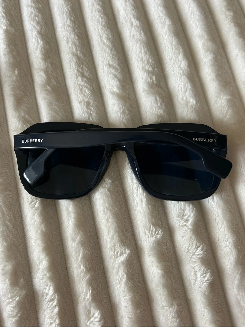 Burberry blue sunglasses 😎